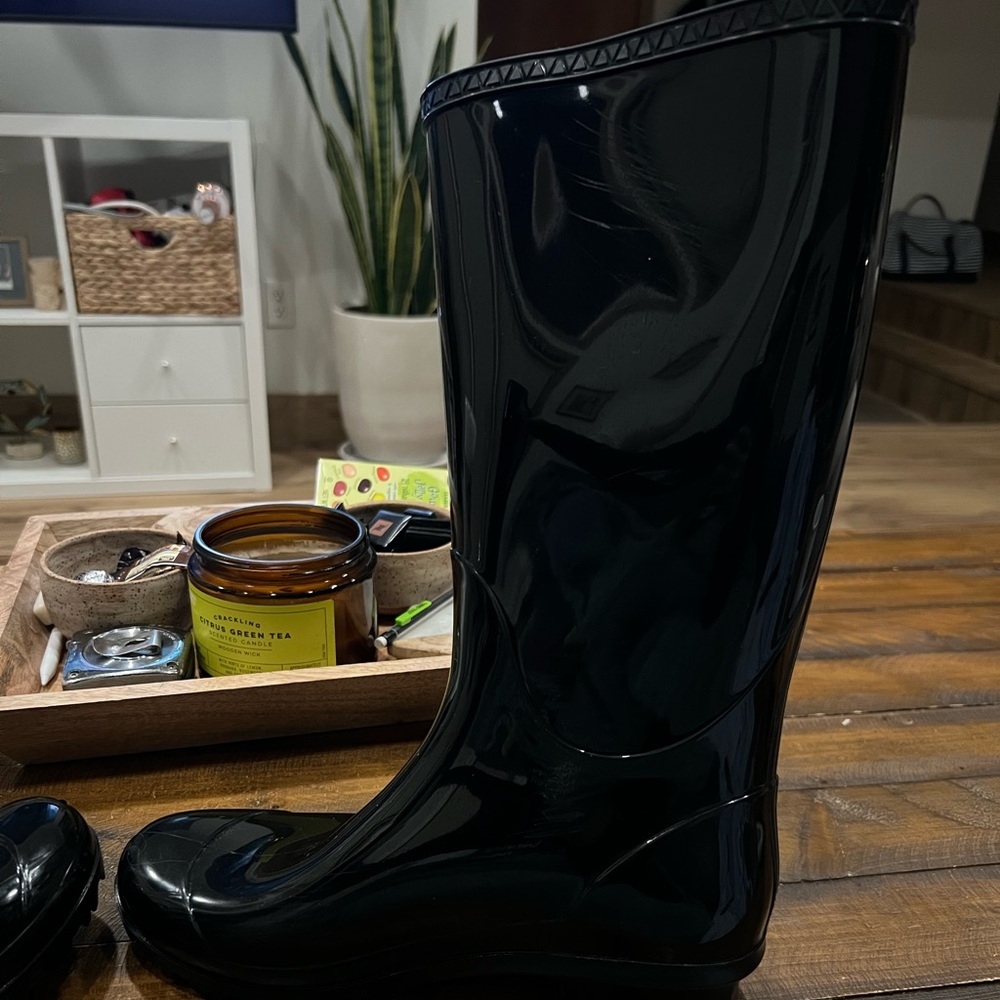 Tall Shaye UGG Rain Boots Black Size 8 Women